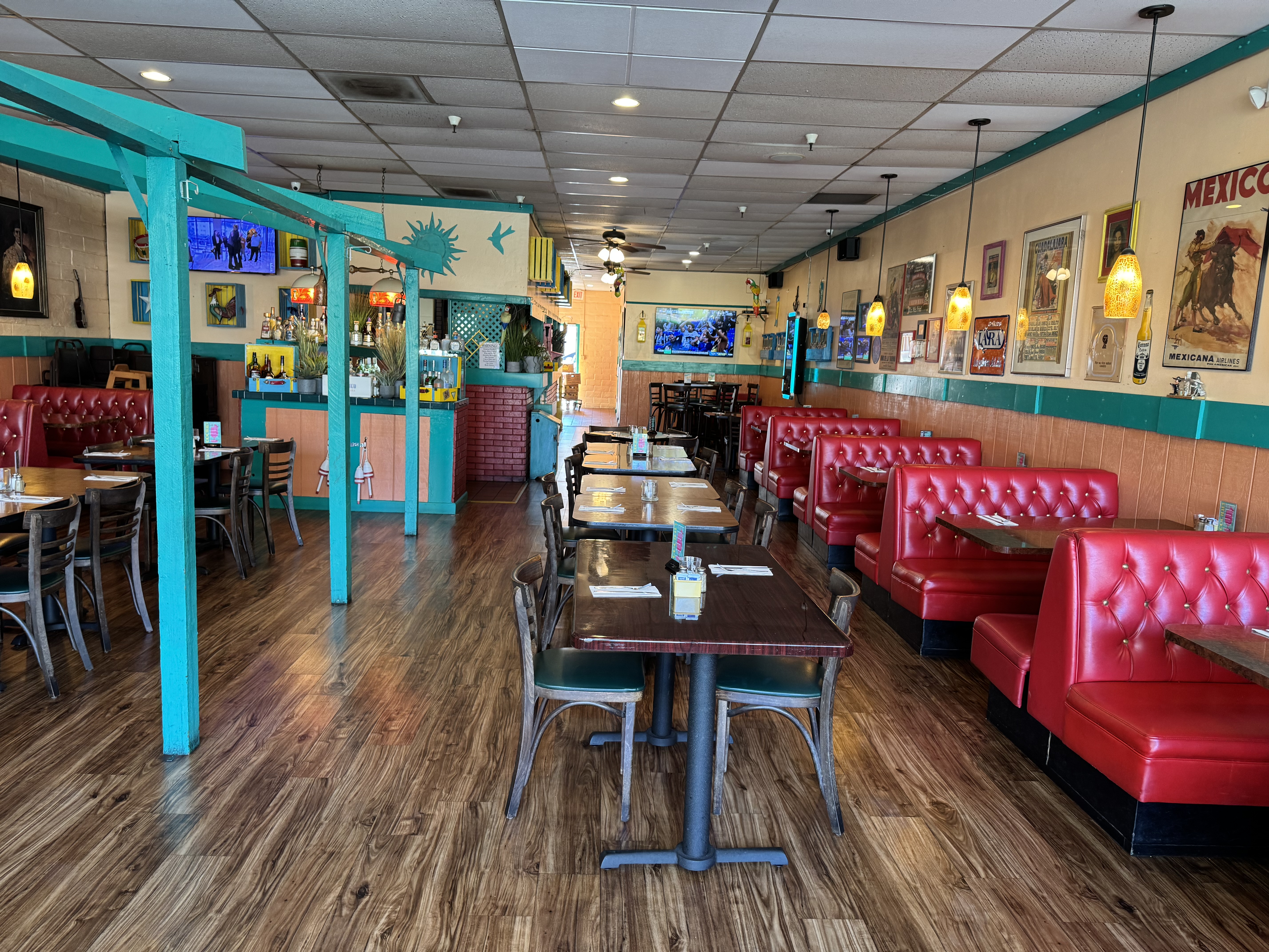 Mexican Restaurant Great Location