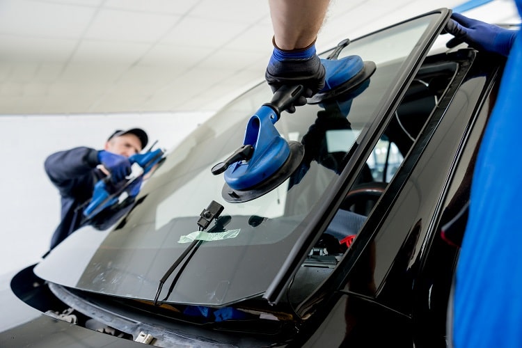 Auto Glass Reapir (Real Estate Available)